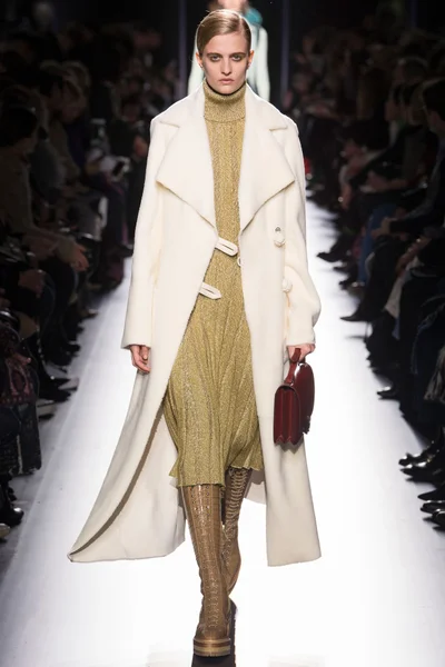 Look 26